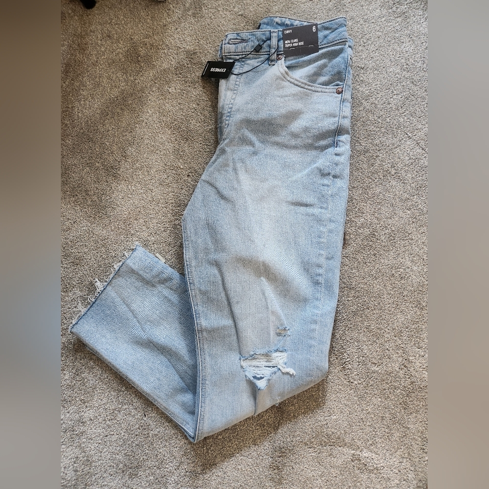 Express curvy mom jean